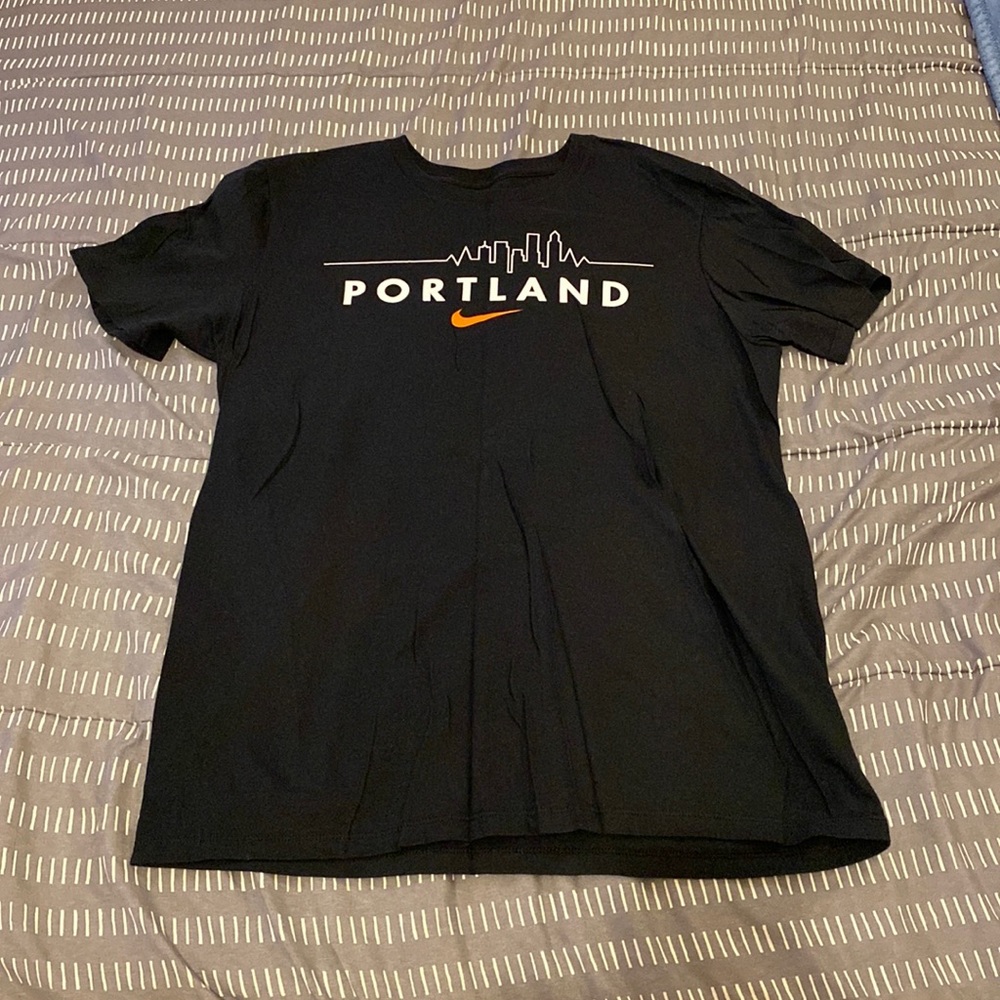NIKE Portland skyline tee shirt black medium